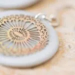 Boutique artisanale de bijoux en Porcelaine