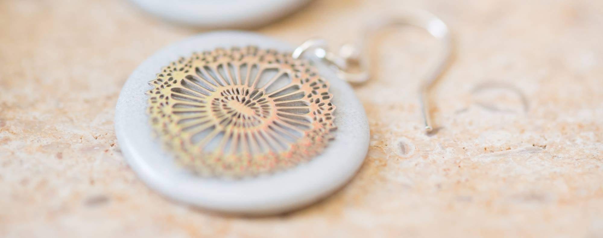 Boutique artisanale de bijoux en Porcelaine