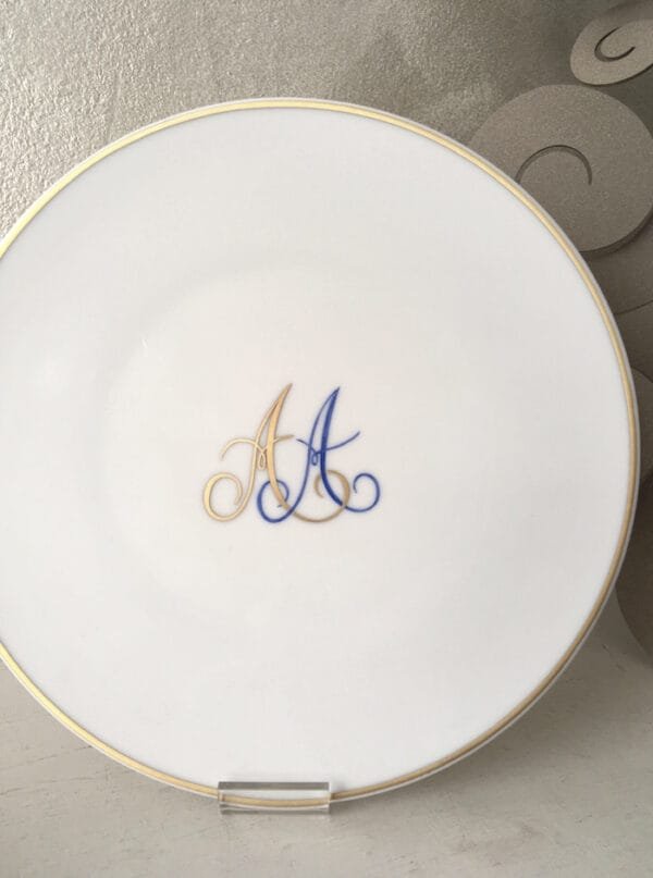 Collection Monogramme : l'élégance intemporelle sur vos assiettes en porcelaine - 8