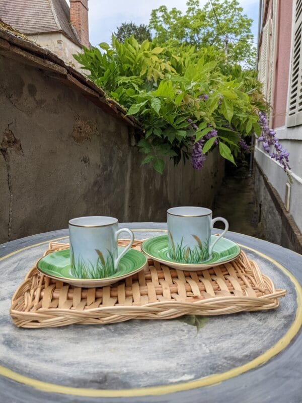 Assiette en porcelaine de Limoges peinte à la main avec feuillage printanier, rehaussée d'or et de platine mat - 10